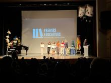 Alonso Delgado con su premio